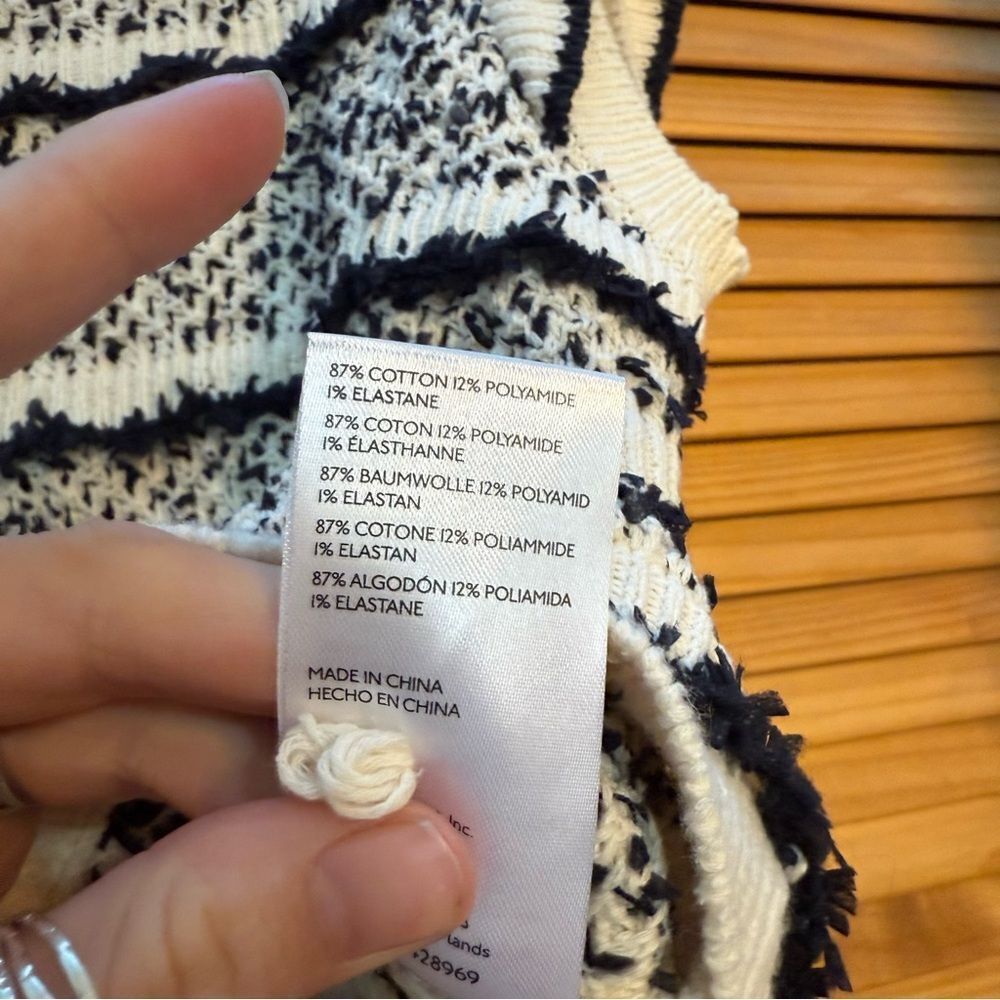 Anthropologie Black and White Textured sweater size medium - Picture 6 of 6